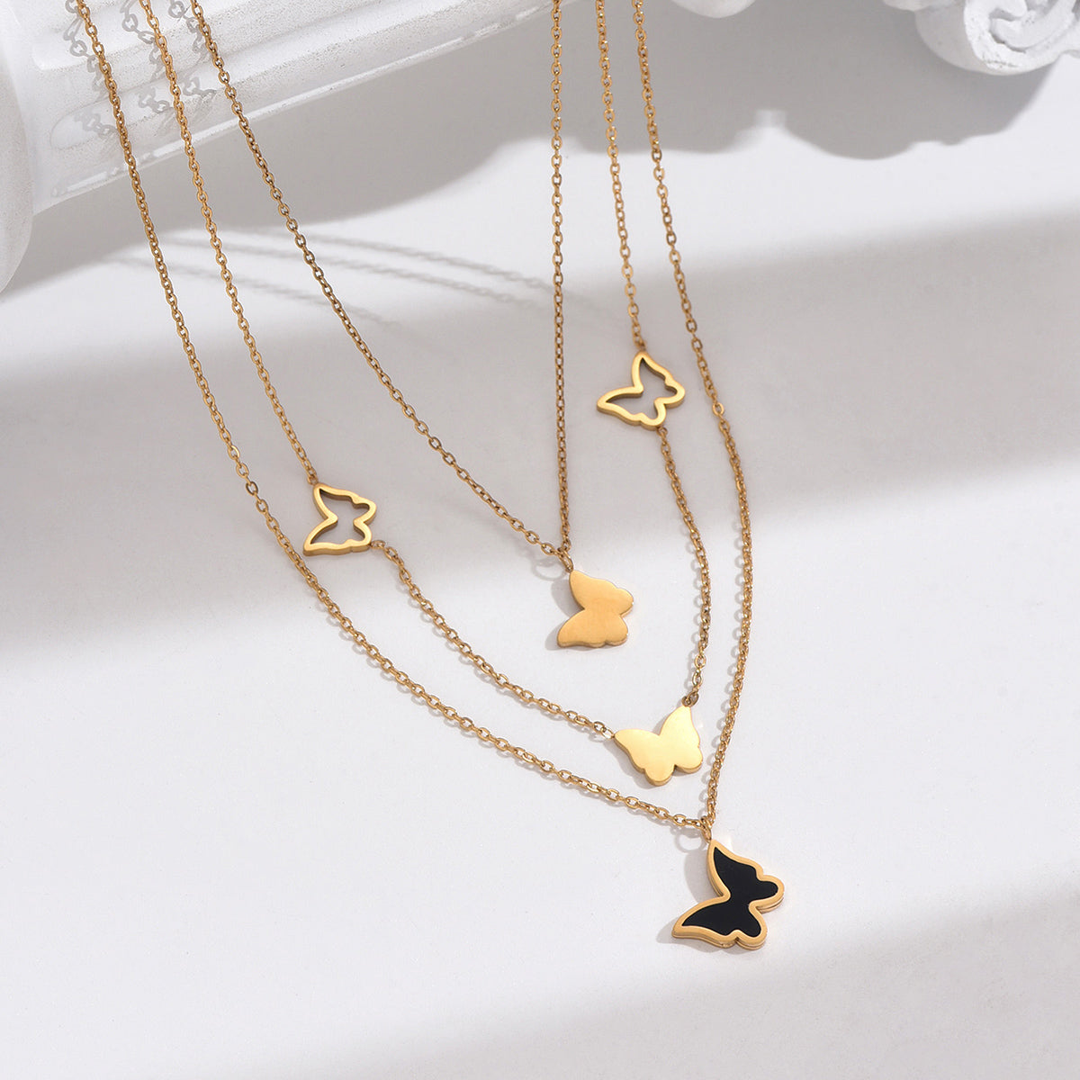 Stainless Steel Arylic Imitation Pearl 14K Gold Plated Elegant Simple Style Classic Style Round Bee Butterfly Inlay Zircon Layered Necklaces