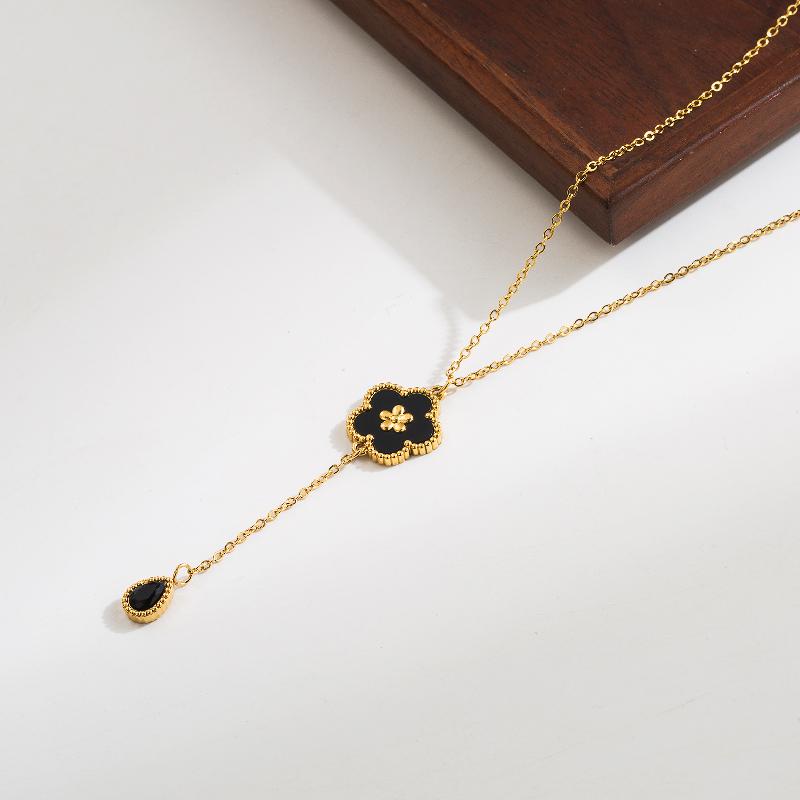 Elegant Simple Style Flower Stainless Steel Arylic Plating Inlay Acrylic Zircon 18K Gold Plated Women's Solitaire Necklace